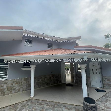 Les Appart Villa Sunbay Caraibes Avec Piscine Privative Vue Mer Et Montagne Le François 外观 照片