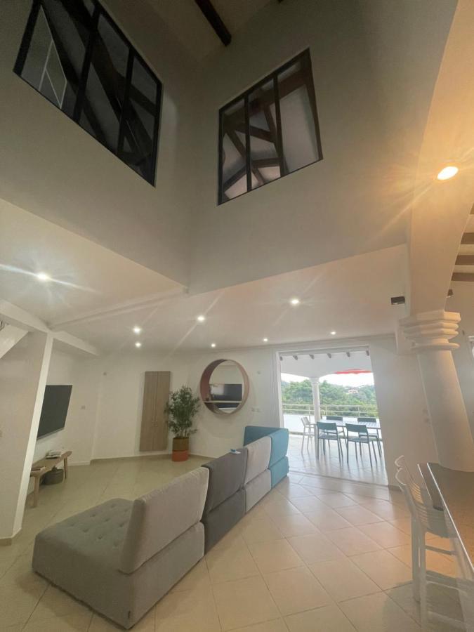 Les Appart Villa Sunbay Caraibes Avec Piscine Privative Vue Mer Et Montagne Le François 外观 照片