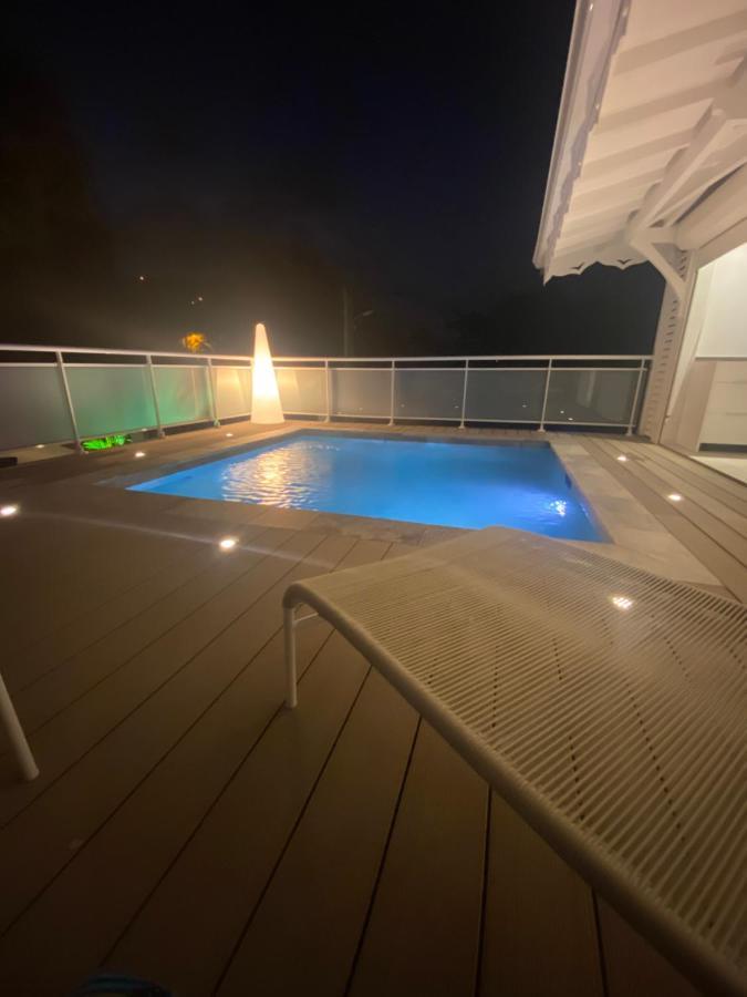Les Appart Villa Sunbay Caraibes Avec Piscine Privative Vue Mer Et Montagne Le François 外观 照片