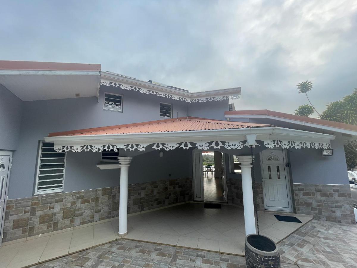 Les Appart Villa Sunbay Caraibes Avec Piscine Privative Vue Mer Et Montagne Le François 外观 照片