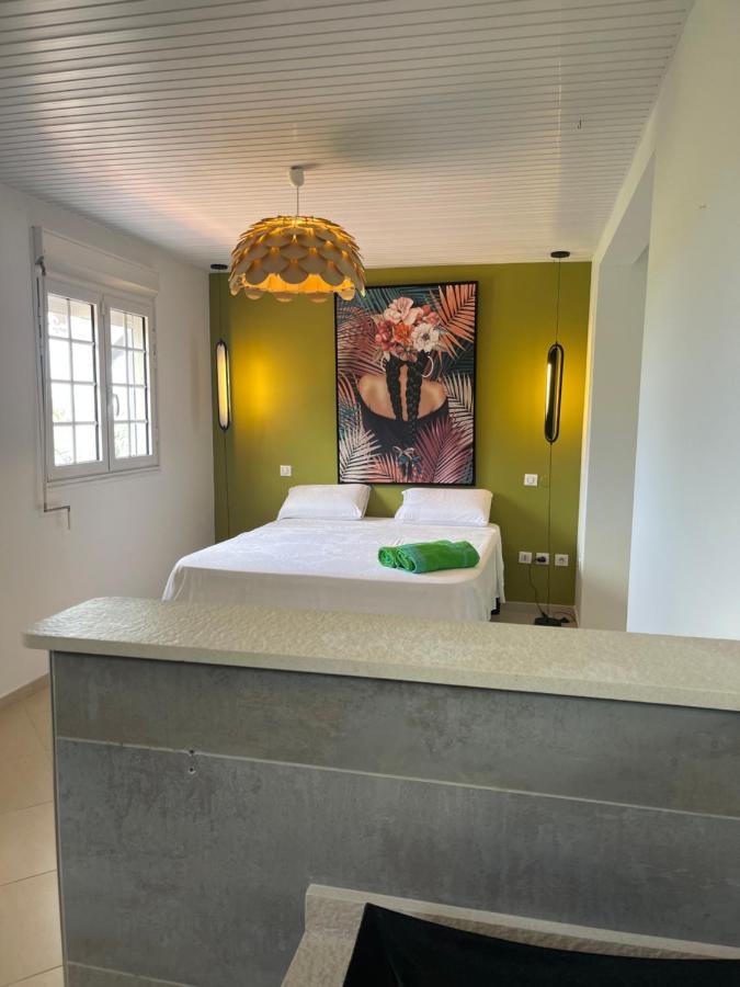 Les Appart Villa Sunbay Caraibes Avec Piscine Privative Vue Mer Et Montagne Le François 外观 照片