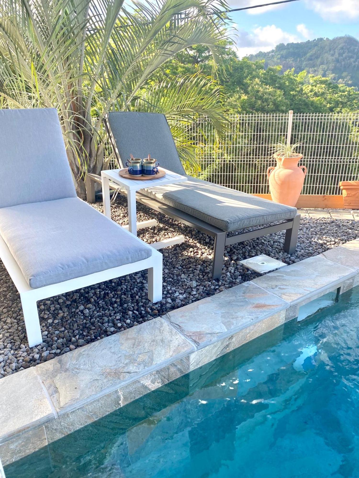 Les Appart Villa Sunbay Caraibes Avec Piscine Privative Vue Mer Et Montagne Le François 外观 照片
